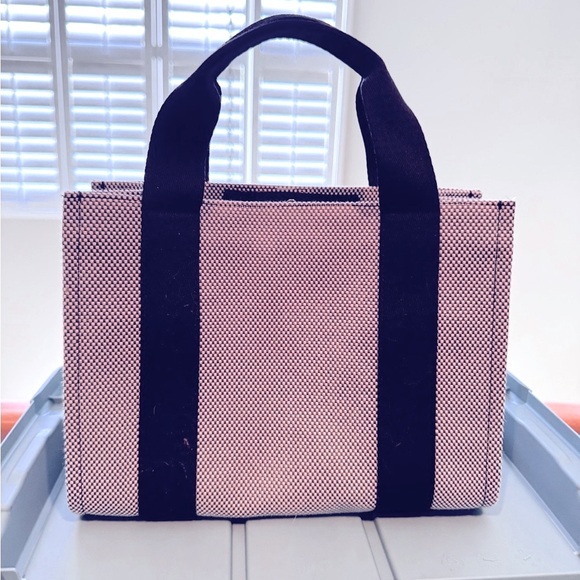 Lululemon Athletica Black and White Tote Bag - Picture 2 of 7